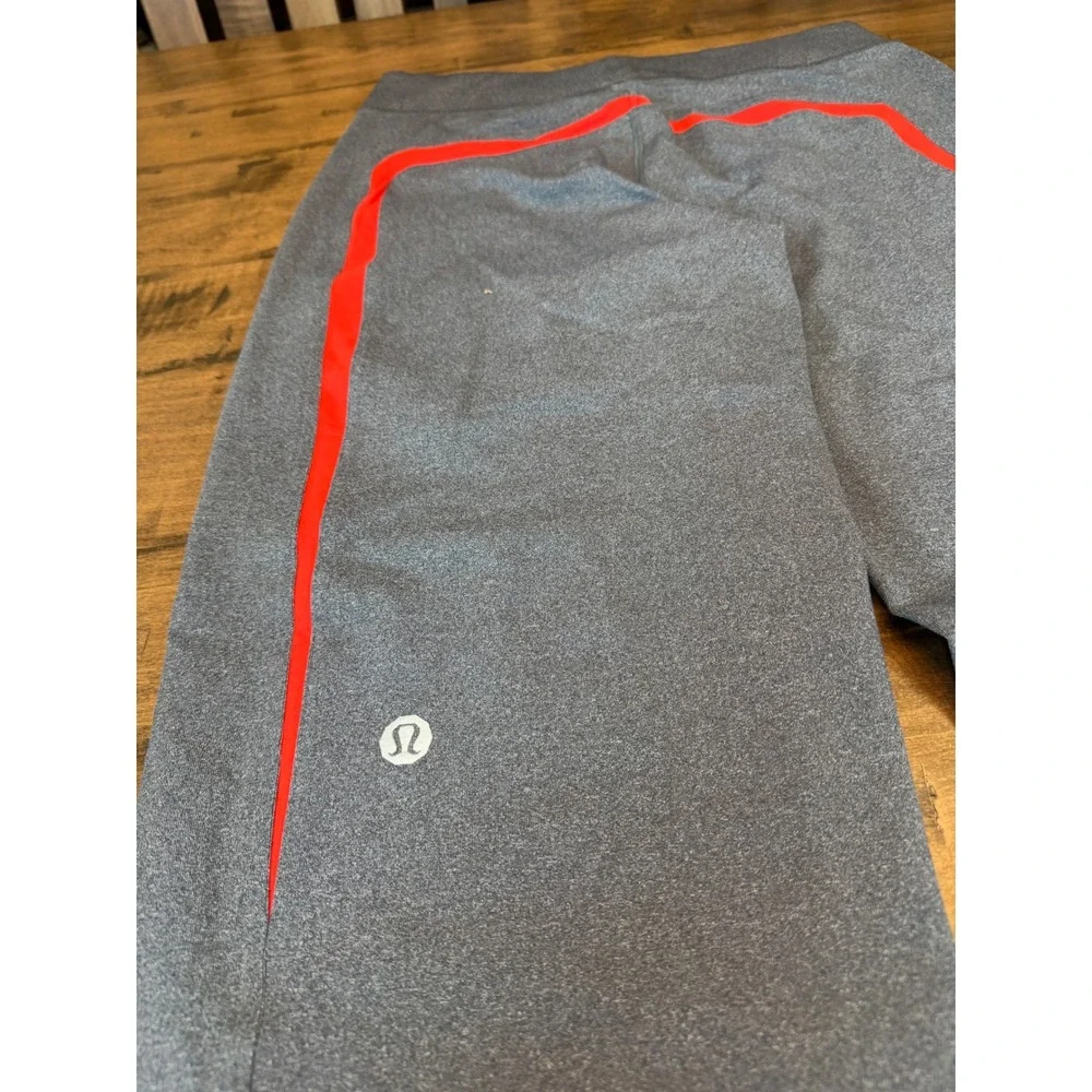 Lululemon Gray Heathered Wide Leg Yoga Pants Red Stripe Accent Womens Medium Reg